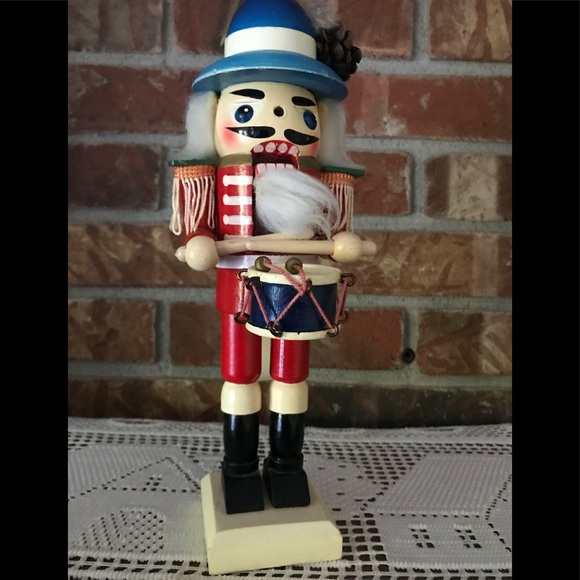 Rare Vintage Hand Carved Nut Cracker - Picture 5 of 5